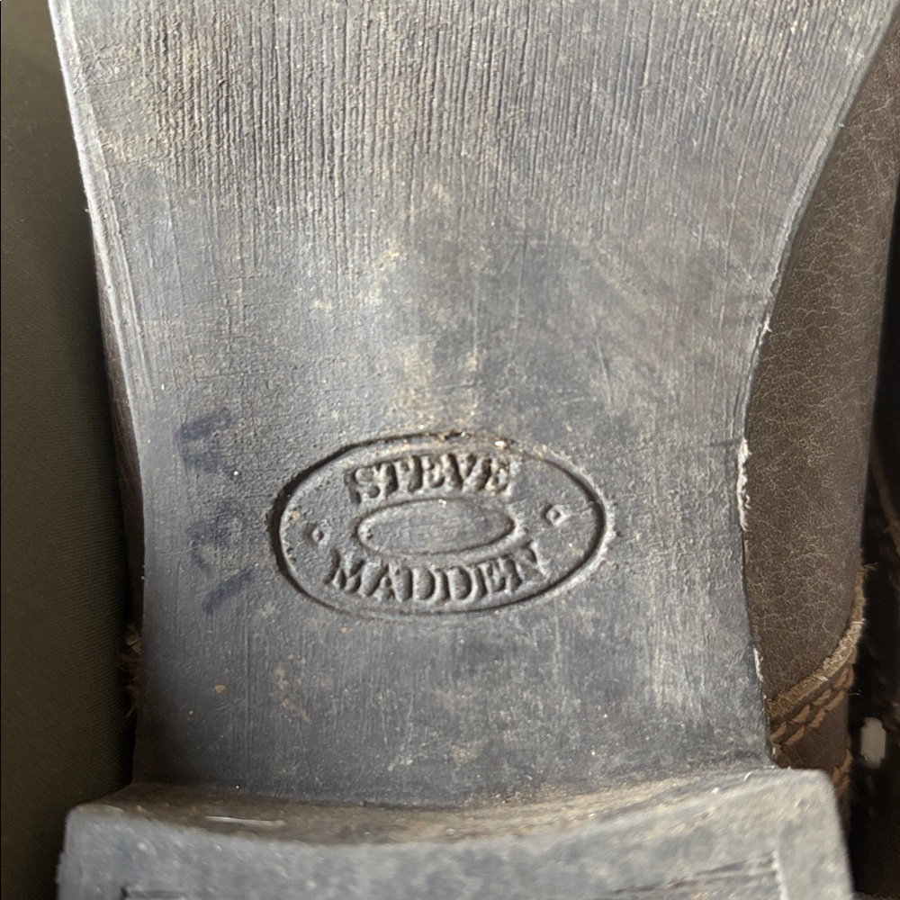 🎵These boots were made for walking 🎵 - Picture 15 of 15